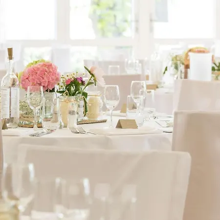 酒店 Dorint Parkhotel 4*